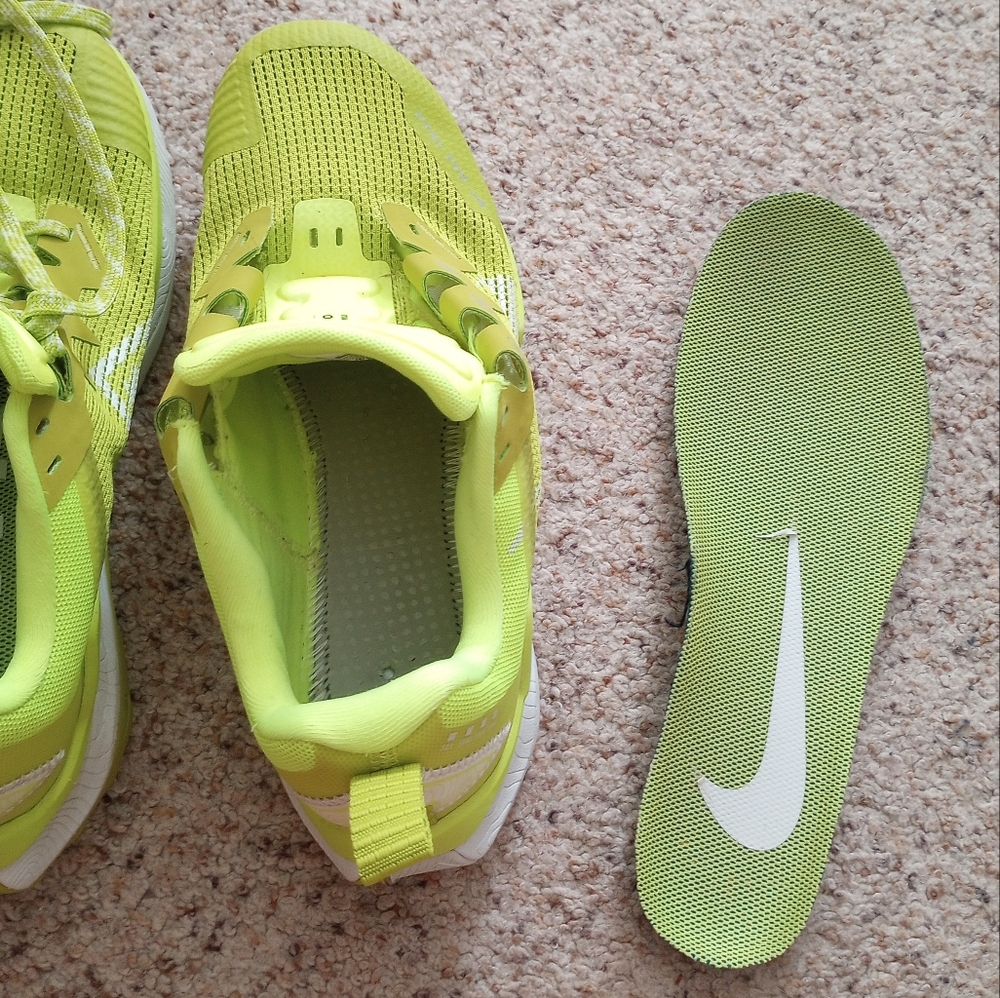 Neon Nike Wild Horse Sneakers Activewear Running Gym Outdoor Size 8 - Picture 8 of 12